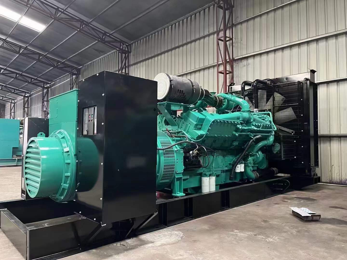 德化如何降低 800kW 柴油发电机输出电流的波动？